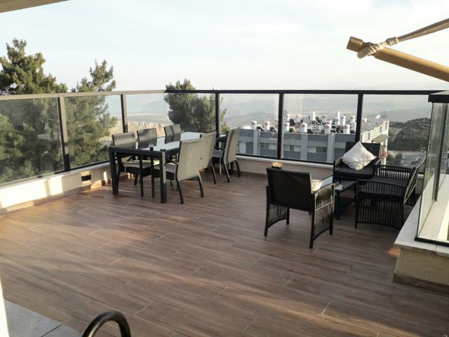 גג/ פנטהאוז, לוחמי הגטאות, דרום, צפת