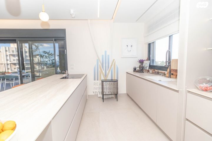 דירה, שדרות מוריה, מרכז הכרמל, חיפה