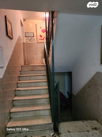 דירה, הנהרונית, בית אליעזר, חדרה