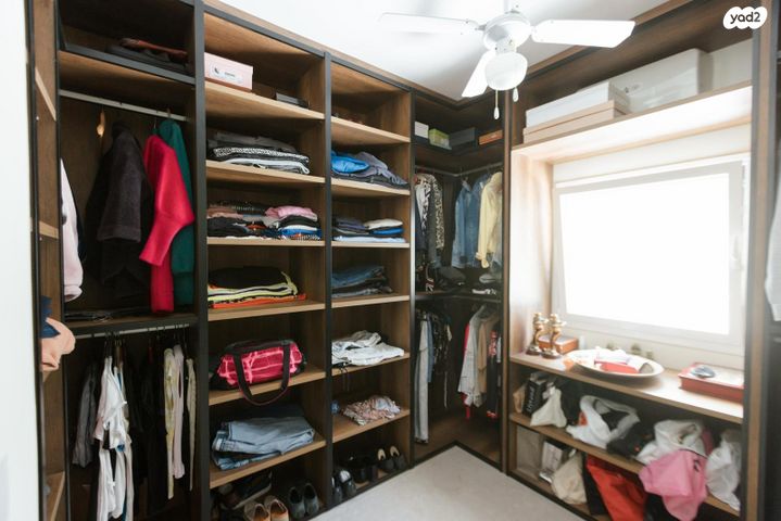 דירה, החרוב, שאר העיר, טירת כרמל