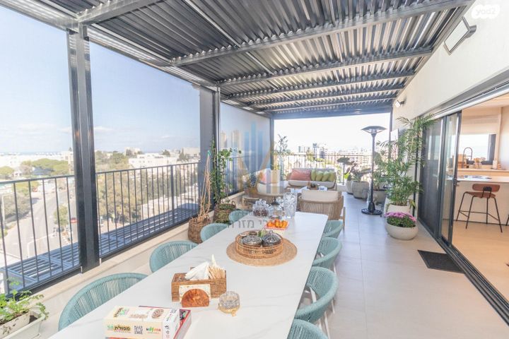 דירה, שדרות מוריה, מרכז הכרמל, חיפה