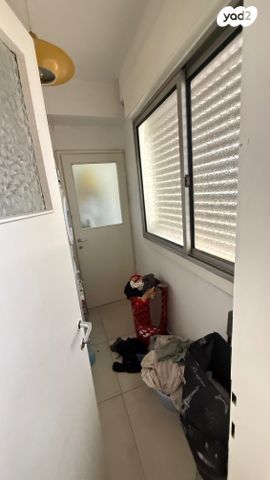 דירה, הגיבור האלמוני, יד אליהו, תל אביב יפו