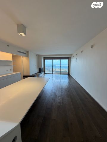 אהוד מנור 18