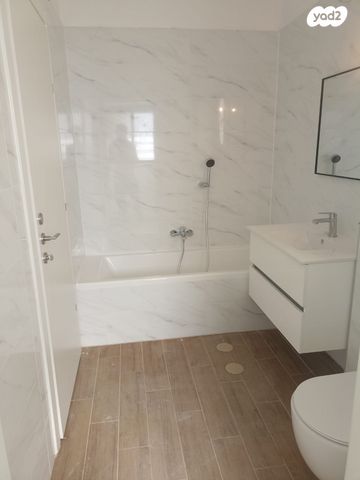 גג/ פנטהאוז, יצחק שמיר, עפולה