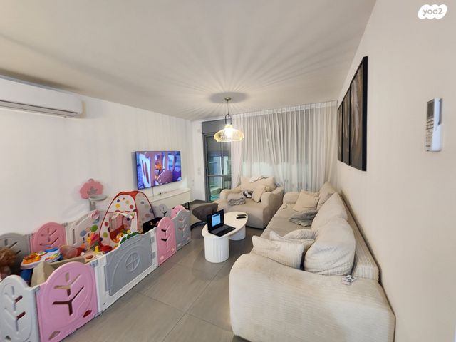 דירה, אריאל שרון, נווה שרון / שער העיר, נתיבות