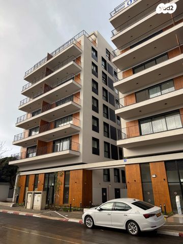 דירה, מעפילי סלוודור, צהלון, שיכוני חסכון, תל אביב יפו