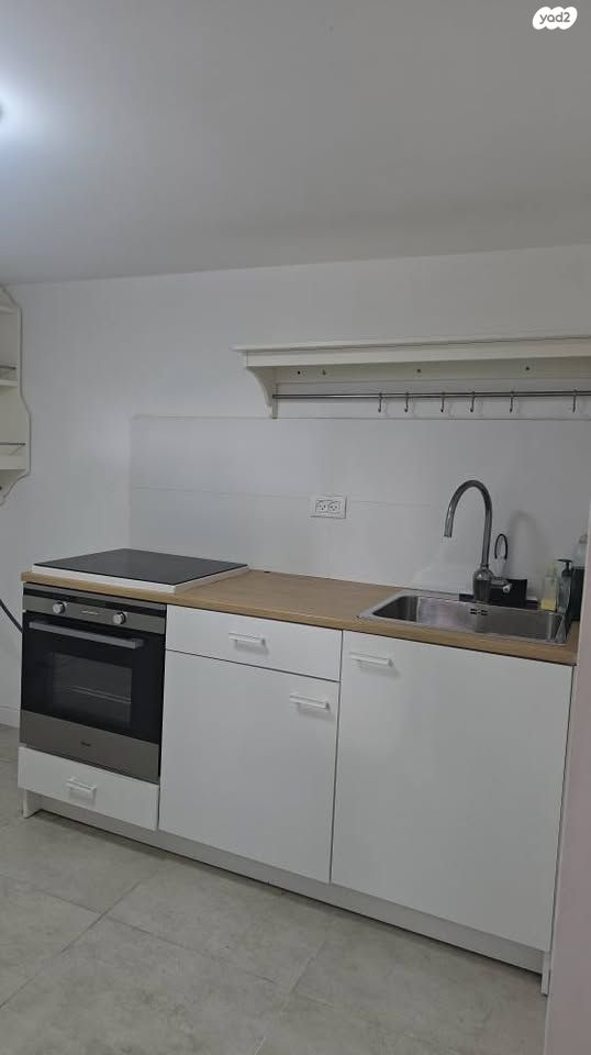 דירה, חניאל