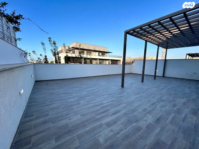 גג/ פנטהאוז, יהודה הימית 25, צהלון, שיכוני חסכון, תל אביב יפו