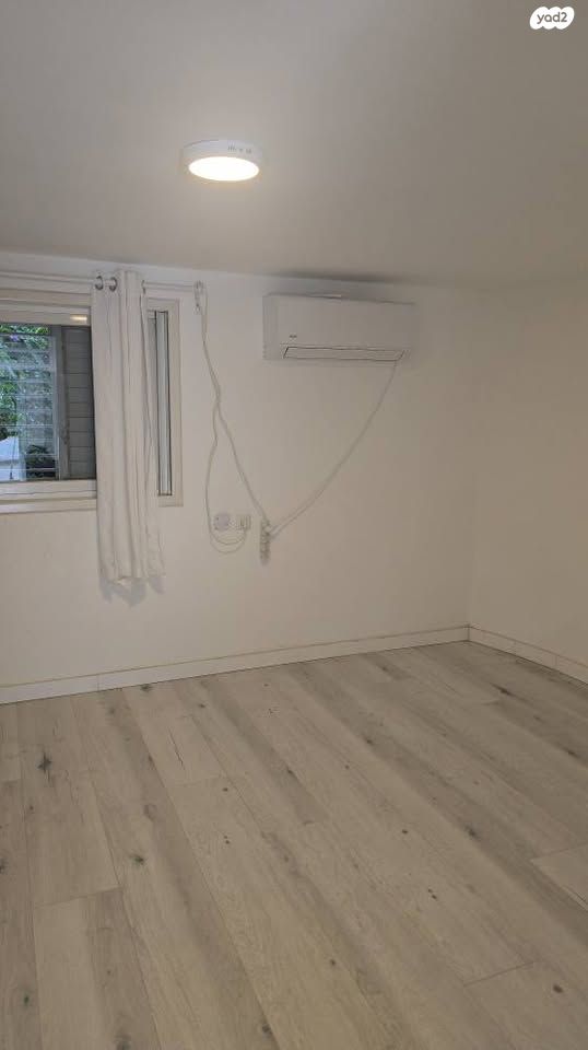 דירה, חניאל