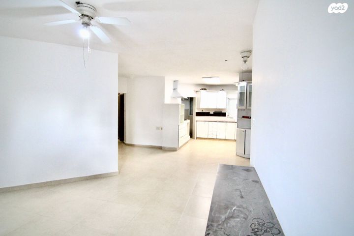 דירה, משה אבן עזרא, רובע ה', אשדוד