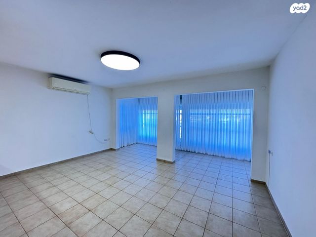 דירה, שדרות מוריה, מרכז הכרמל, חיפה