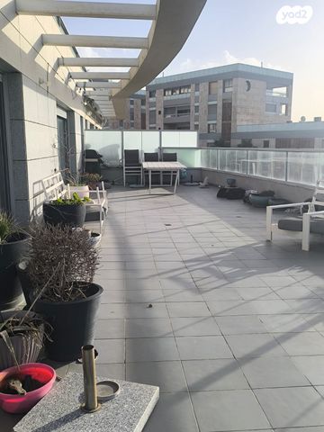 גג/ פנטהאוז, אמיר גלבוע, תל אביב יפו