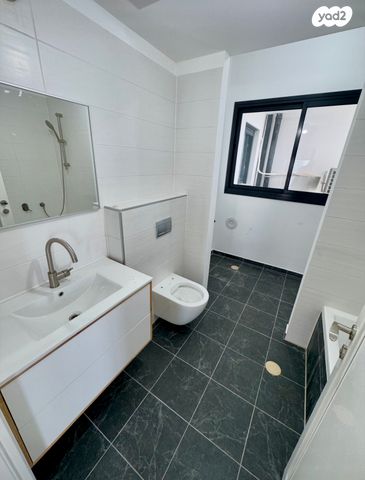 דירה, אמנון ליפקין שחק, נוף הטיילת, נתניה