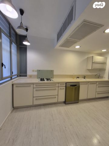 דירה, אלון, רמת השרון