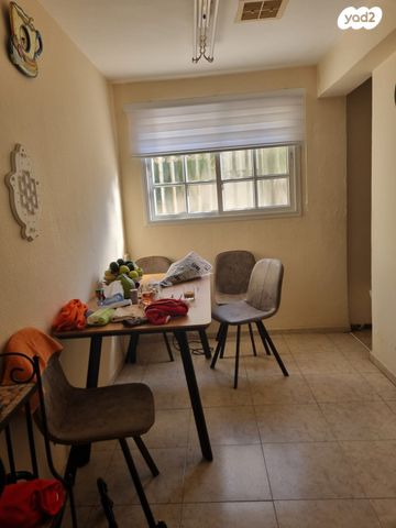 דו משפחתי, קרית טבעון