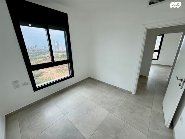 דירה, אמנון ליפקין שחק, נוף הטיילת, נתניה