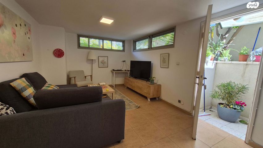 יחידת דיור, נווה אילן - אזרחי, יבנה