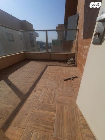 גג/ פנטהאוז, הרבי נחמן מברסלב, עפולה הצעירה, עפולה