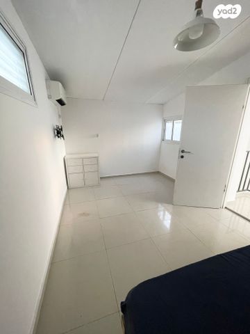 גג/ פנטהאוז, חירותנו, עזרא, הארגזים, תל אביב יפו