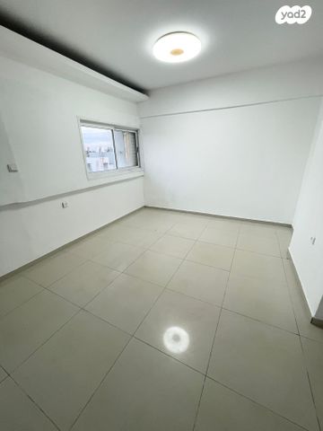 גג/ פנטהאוז, חירותנו, עזרא, הארגזים, תל אביב יפו