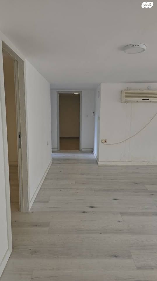 דירה, חניאל