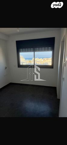 דירה, הרב הרצוג 6, צפון מערב מרכז העיר, נתניה