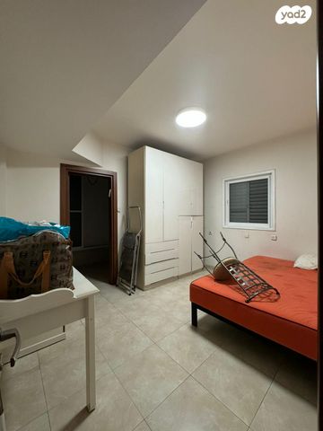 דירה, א.ד. גורדון, עין גנים, פתח תקווה