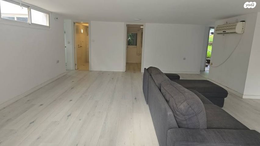 דירה, חניאל