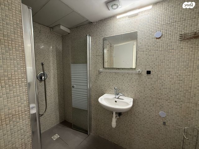 מרתף/ פרטר, ויצמן, הצפון החדש - כיכר המדינה, תל אביב יפו