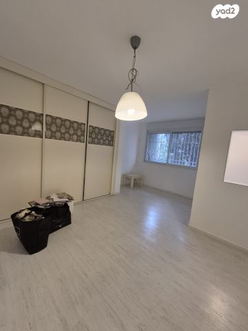 דירה, אלון, רמת השרון