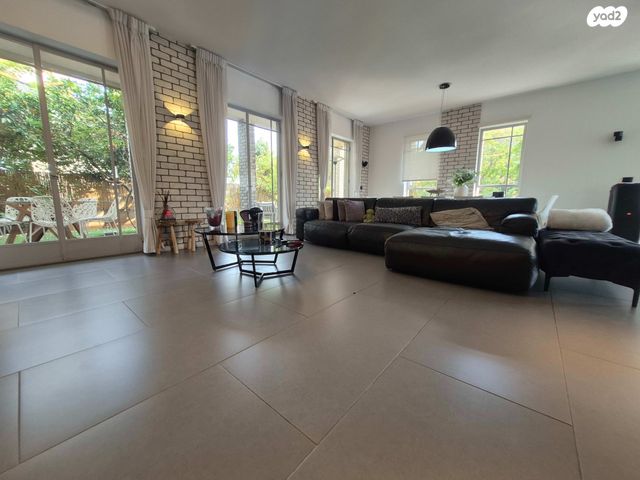 בית פרטי/ קוטג', השחף, קדימה צורן