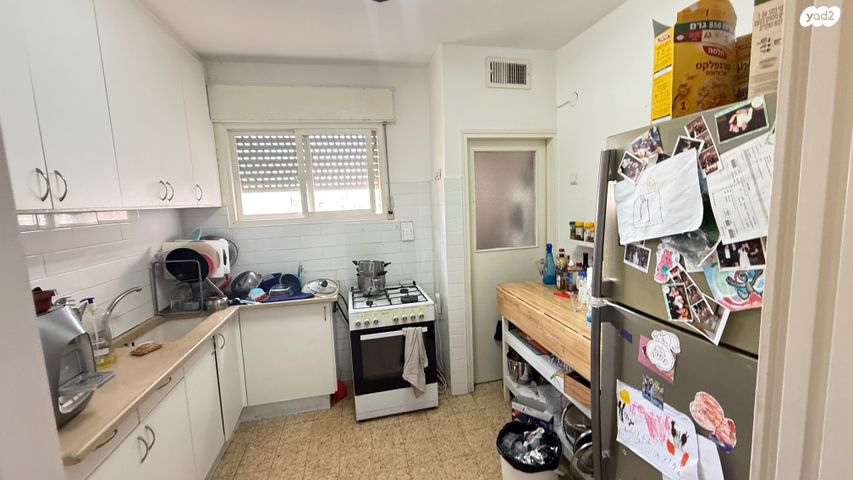 דירה, הגיבור האלמוני, יד אליהו, תל אביב יפו