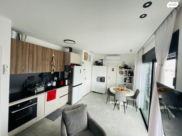 גג/ פנטהאוז, הרב יצחק הלוי, גרין ועם, חולון