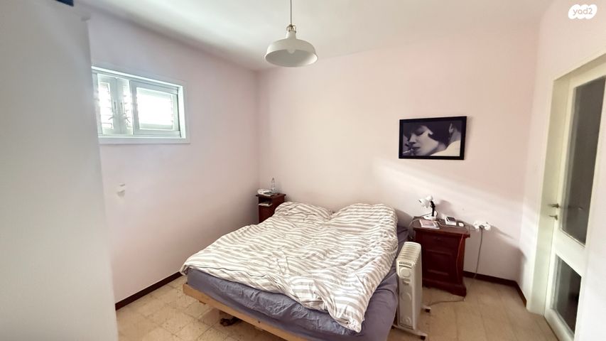 דירה, הגיבור האלמוני, יד אליהו, תל אביב יפו