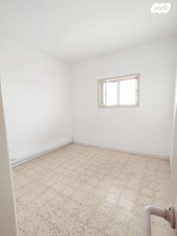 דירה, סמואל לואיס הרברט, השומר, ראשון לציון