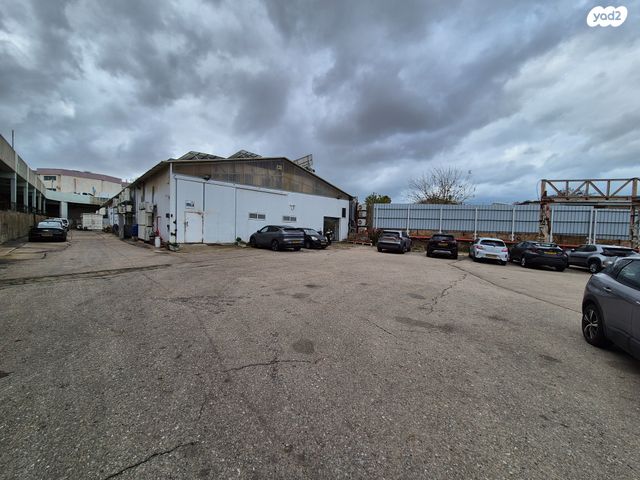 אזור תעשיה א