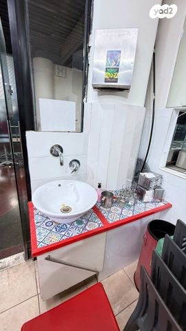 חנויות/ שטח מסחרי, המרד 29, נווה צדק, תל אביב יפו