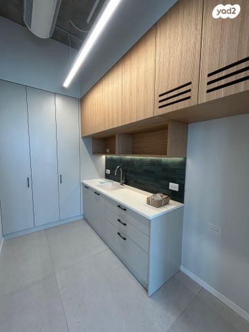 משרדים, בורסה, רמת גן