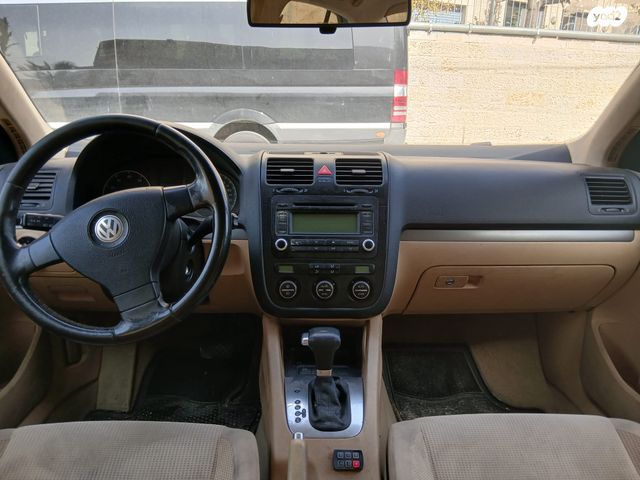 מודעת רכב פולקסווגן ג'טה 