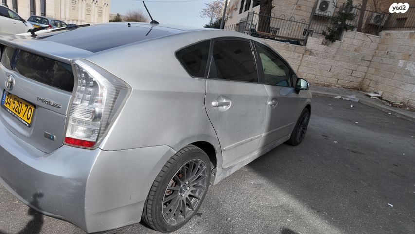 טויוטה פריוס
