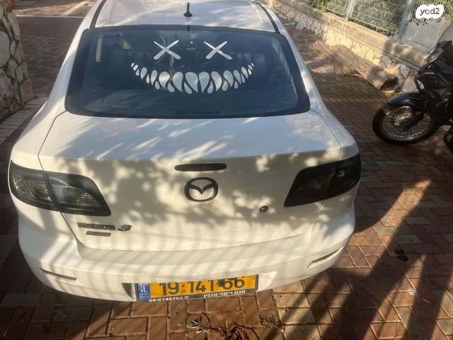 מודעת רכב מאזדה 3