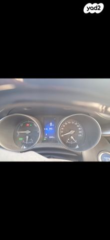 מודעת רכב טויוטה C-HR