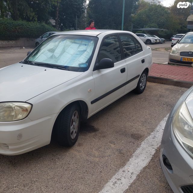 יונדאי אקסנט i25