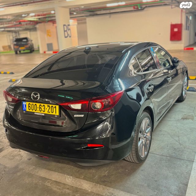מודעת רכב מאזדה 3