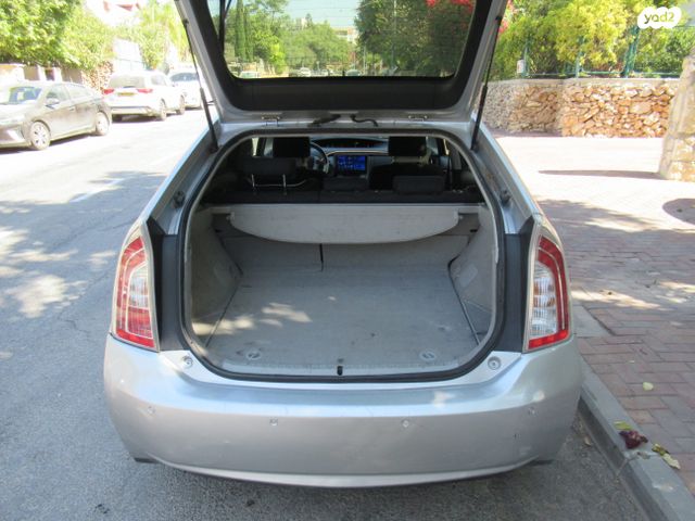 טויוטה פריוס