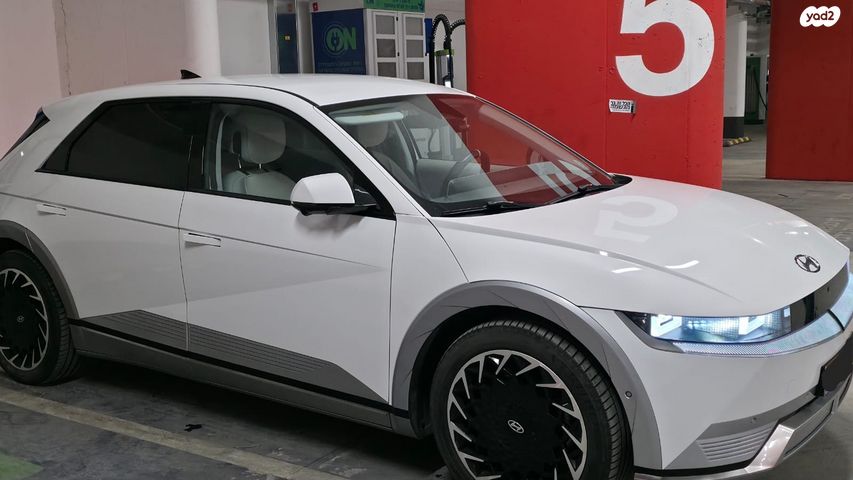 יונדאי איוניק 5