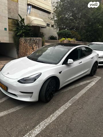 מודעת רכב טסלה מודל 3