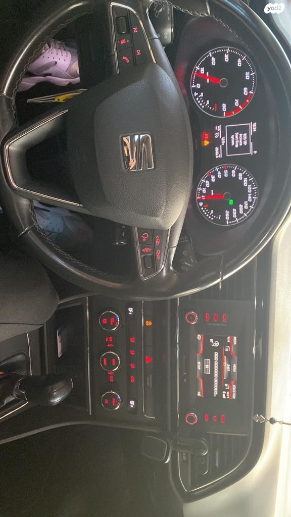 מודעת רכב סיאט לאון