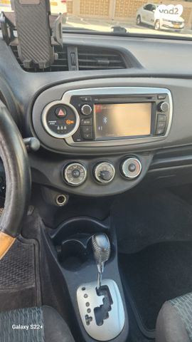 טויוטה יאריס