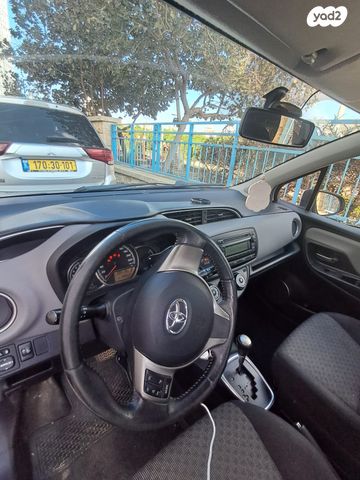 טויוטה יאריס